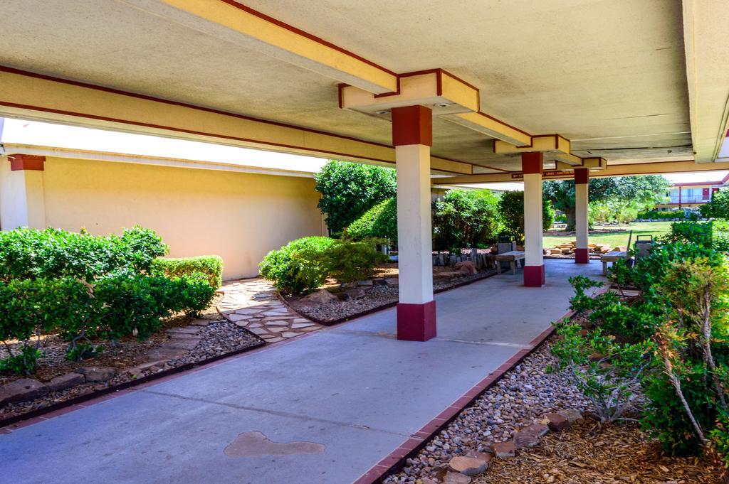 Executive Inn Hotel And Conference Center Lawton Dış mekan fotoğraf