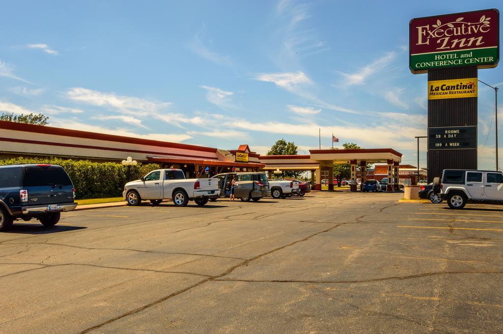 Executive Inn Hotel And Conference Center Lawton Dış mekan fotoğraf